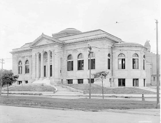 TodayInNewOrleansHistory/MainLibraryLeeCircleCirca1908.jpg