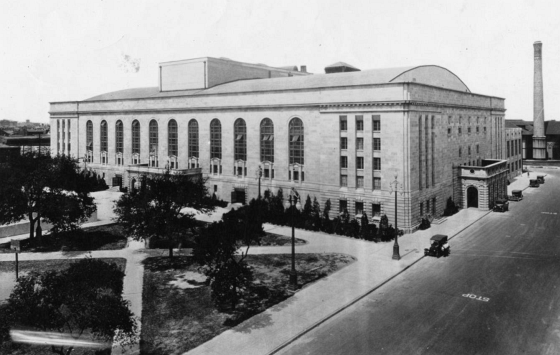 TodayInNewOrleansHistory/1930May30MunicipalAuditoriumOpensLSU.gif