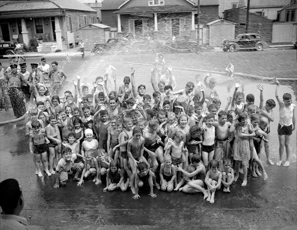 TodayInNewOrleansHistory/1939July7SummerShowersProgramOpeningDay.gif