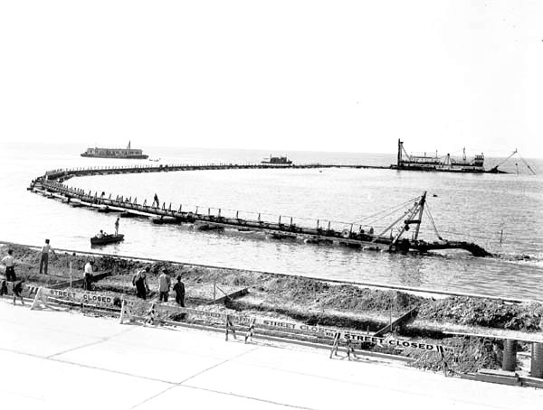 TodayInNewOrleansHistory/1939May23BeginDredgingForPontchartrainBeachNOPL.gif