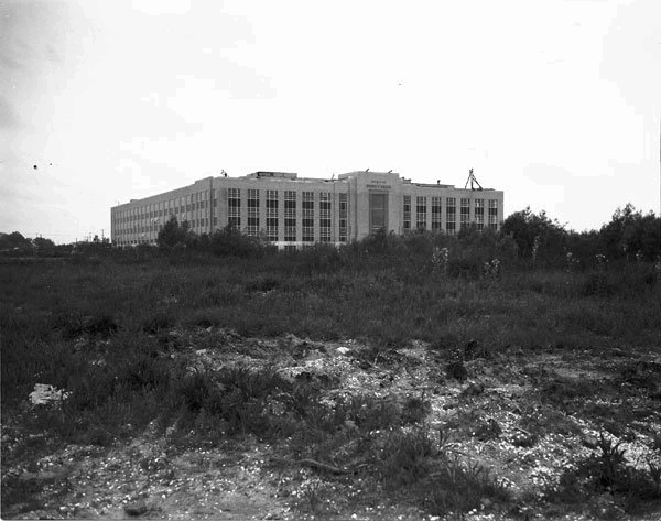 TodayInNewOrleansHistory/1941April23SouthernResearchLab.jpg