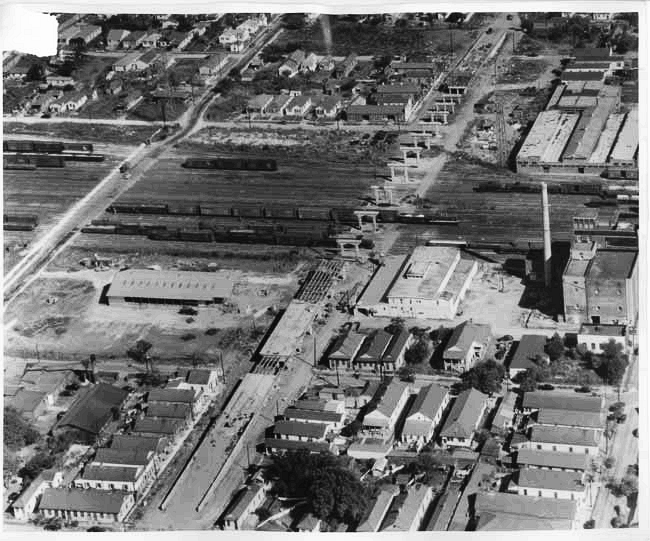 TodayInNewOrleansHistory/1950OOctober12ClaiborneOverpass.gif