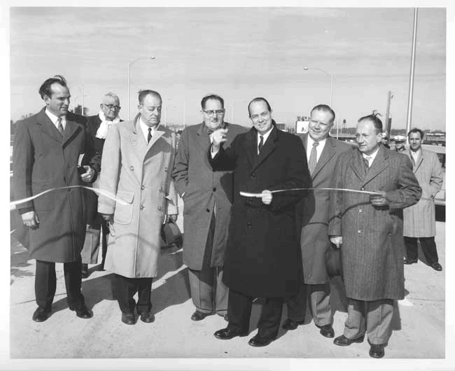 TodayInNewOrleansHistory/1957January17PontchartrainExpresswayRibbonCutting.jpg