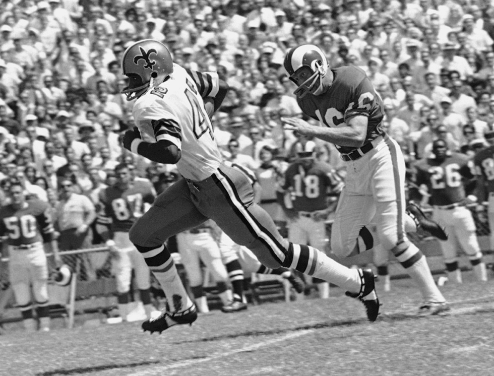 TodayInNewOrleansHistory/1967September17JohnGilliam94YardTDFirstPlayFirstSeasonGameTulaneStadiumBYNOSaintscom.gif