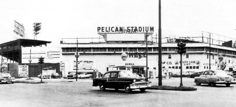 TodayInNewOrleansHistory/DumasAtPelicanStadiumCirca1957.gif