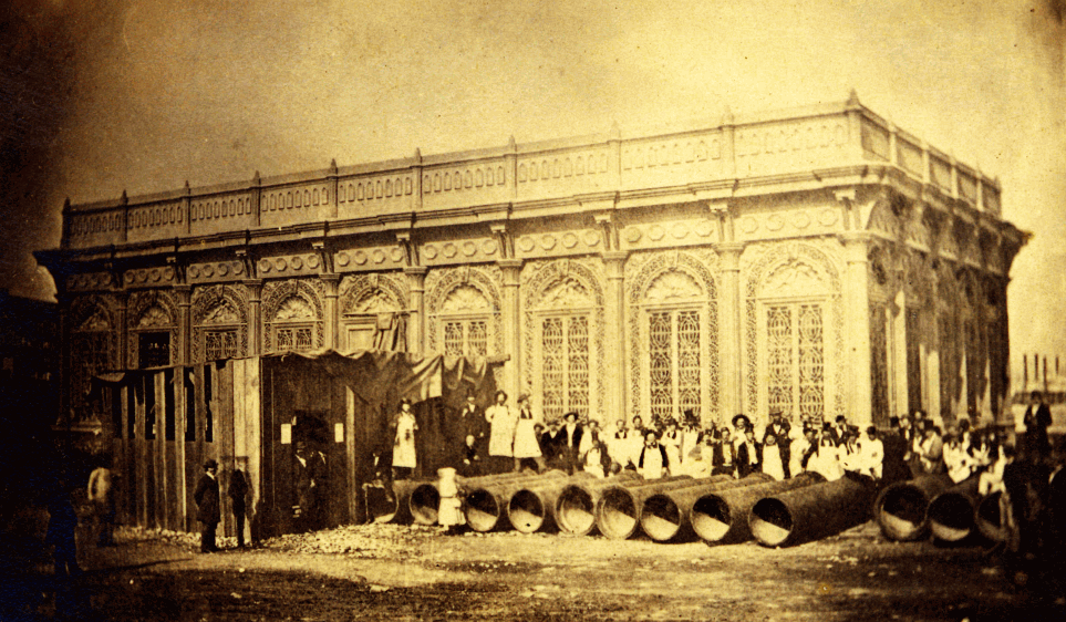 TodayInNewOrleansHistory/FreeMarketFootOfCanalNeutralGroundCastIronWaterWorks.gif