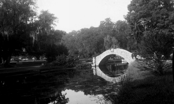 TodayInNewOrleansHistory/LanglesArchBridgeUnkownDateLSU.jpg