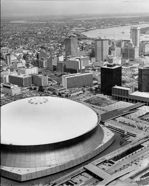 TodayInNewOrleansHistory/SuperdomeCirca1976.gif